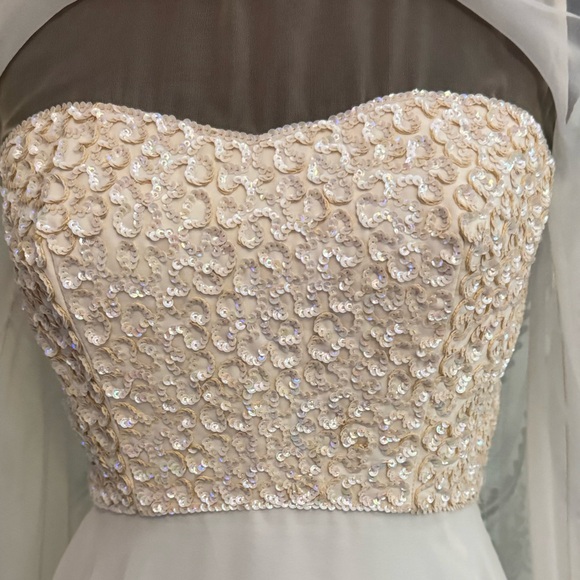 Stunning Vintage 1970’s White Chiffon Gown by the legendary Mike Benet. Size 8 - Picture 3 of 16